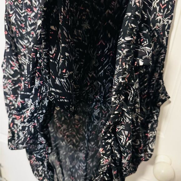 Torrid Black and White Textured Tank Top - Picture 9 of 10